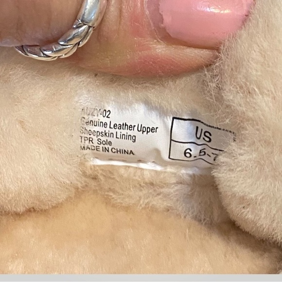 Women’s shearling, moccasin slippers, size 6.5-7 - Picture 6 of 10